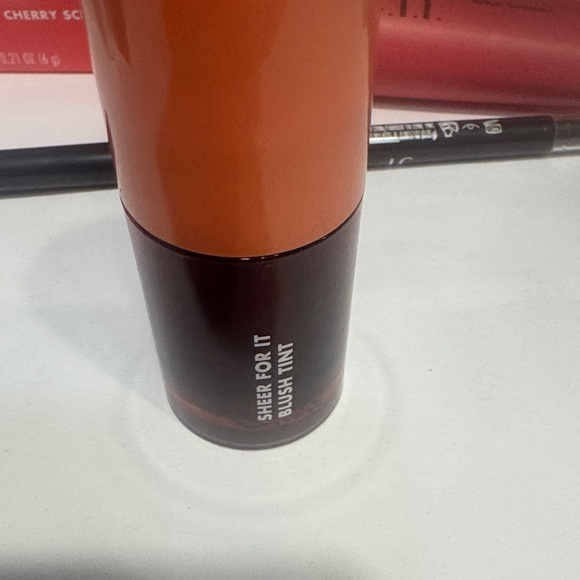 ELF and Benefit Lip Kit, concealers and mascara - Picture 5 of 14